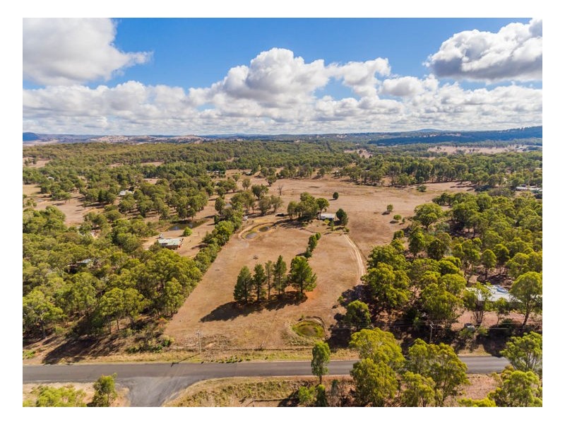 92 Kendall Road, Armidale NSW 2350