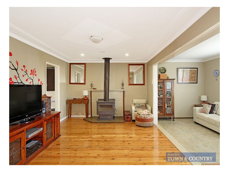 6 Mayfield Avenue, Armidale NSW 2350