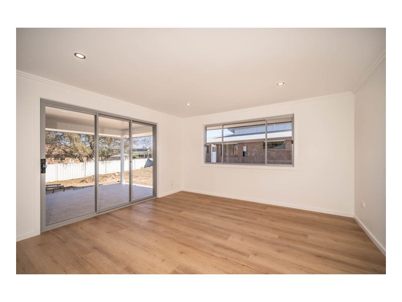 8 Albion Close, Armidale NSW 2350