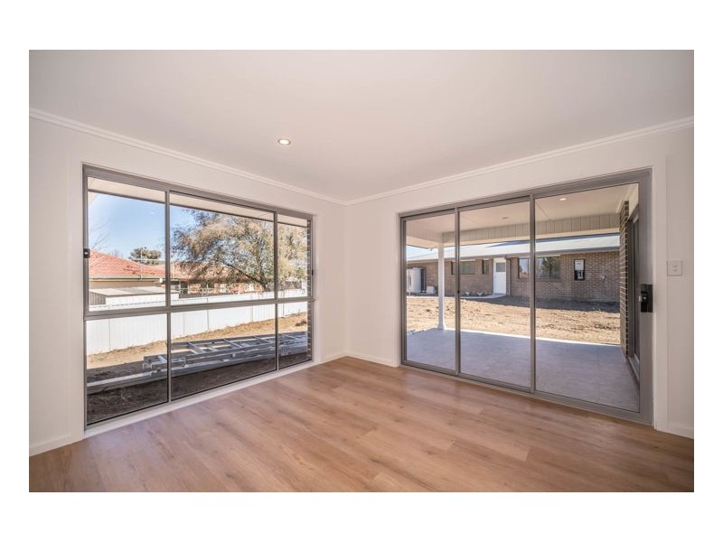 8 Albion Close, Armidale NSW 2350