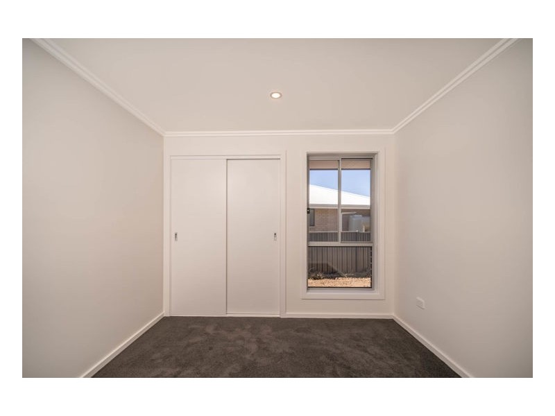 8 Albion Close, Armidale NSW 2350