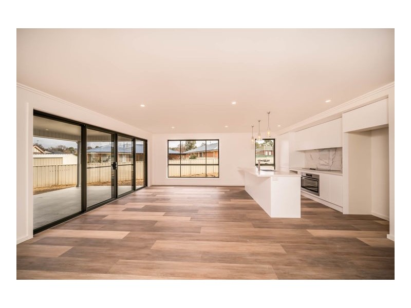 6 Albion Close, Armidale NSW 2350