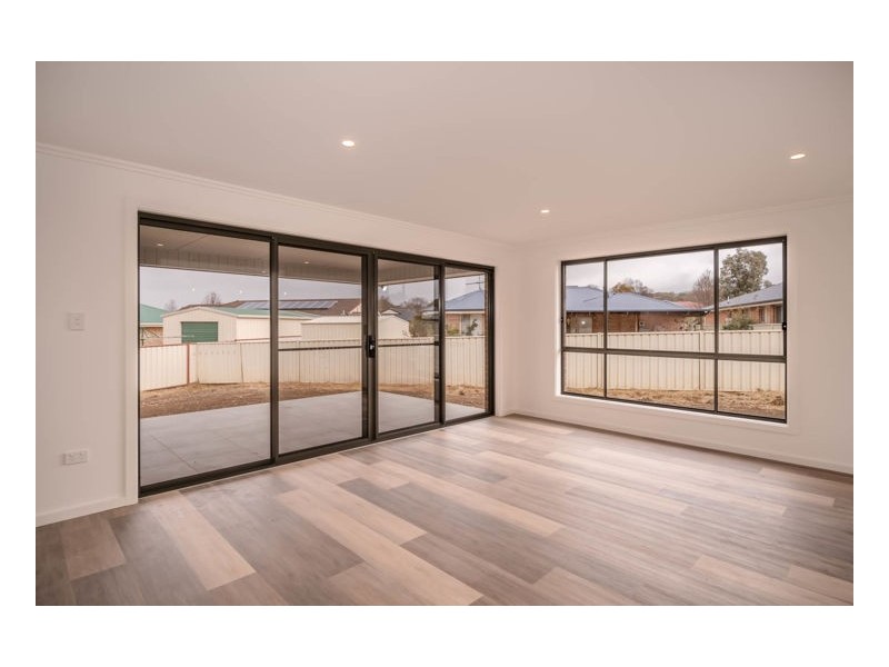 6 Albion Close, Armidale NSW 2350