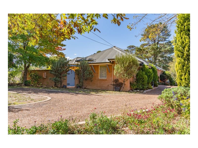13A Crest Road, Armidale NSW 2350