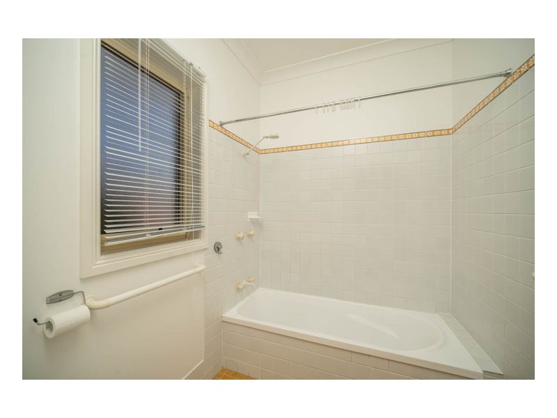 13A Crest Road, Armidale NSW 2350