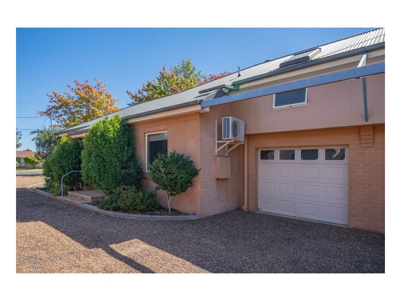 13A Crest Road, Armidale NSW 2350