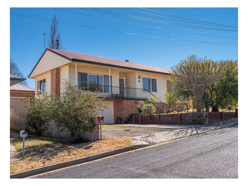 10 Kelly Avenue, Armidale NSW 2350