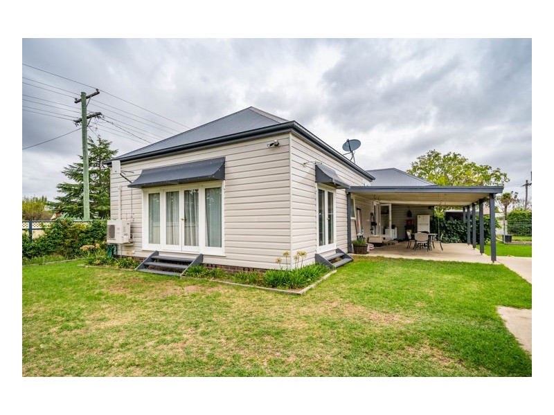 1 King Street, Uralla NSW 2358