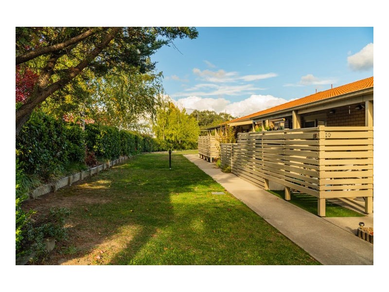12x Units 80-92 Queen Elizabeth Drive, Armidale NSW 2350