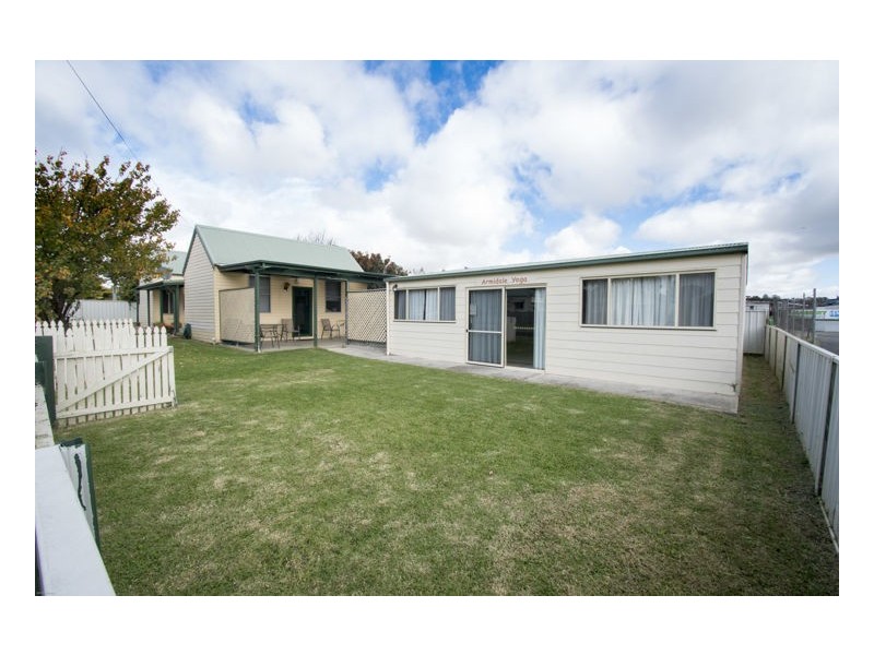 100 Golgotha Street, Armidale NSW 2350