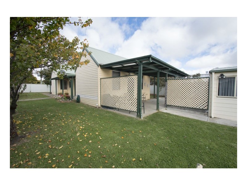 100 Golgotha Street, Armidale NSW 2350