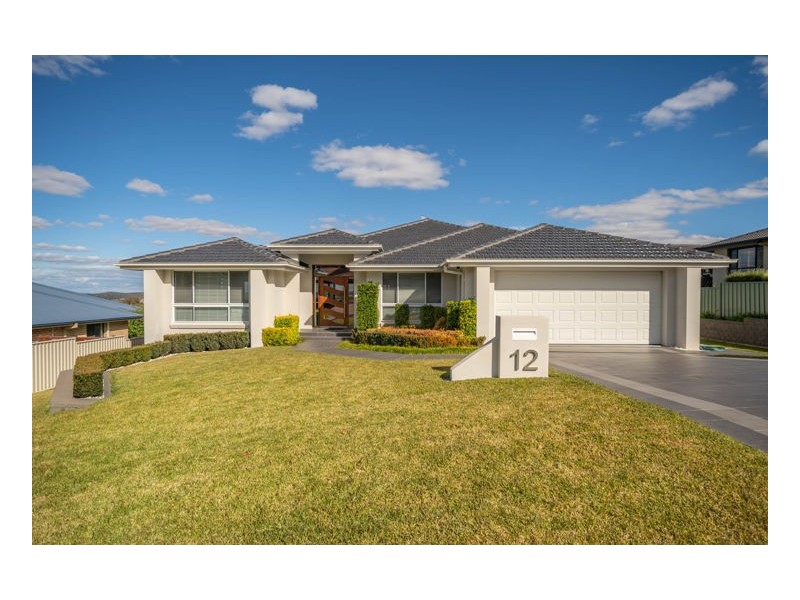 12 McCarthy Crescent, Armidale NSW 2350