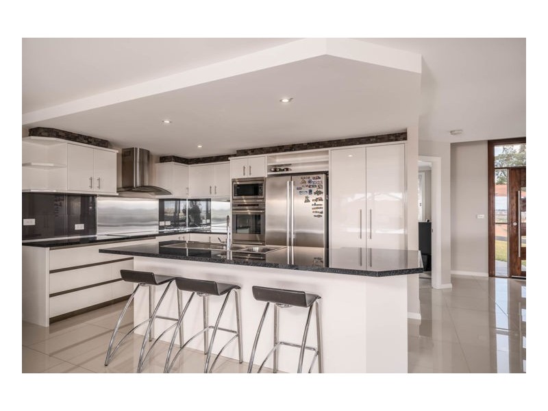 12 McCarthy Crescent, Armidale NSW 2350