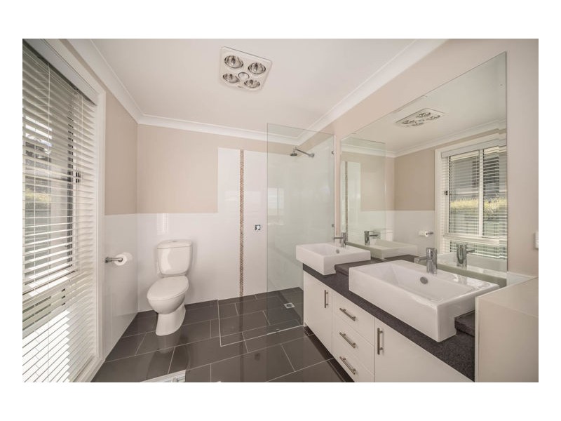 12 McCarthy Crescent, Armidale NSW 2350
