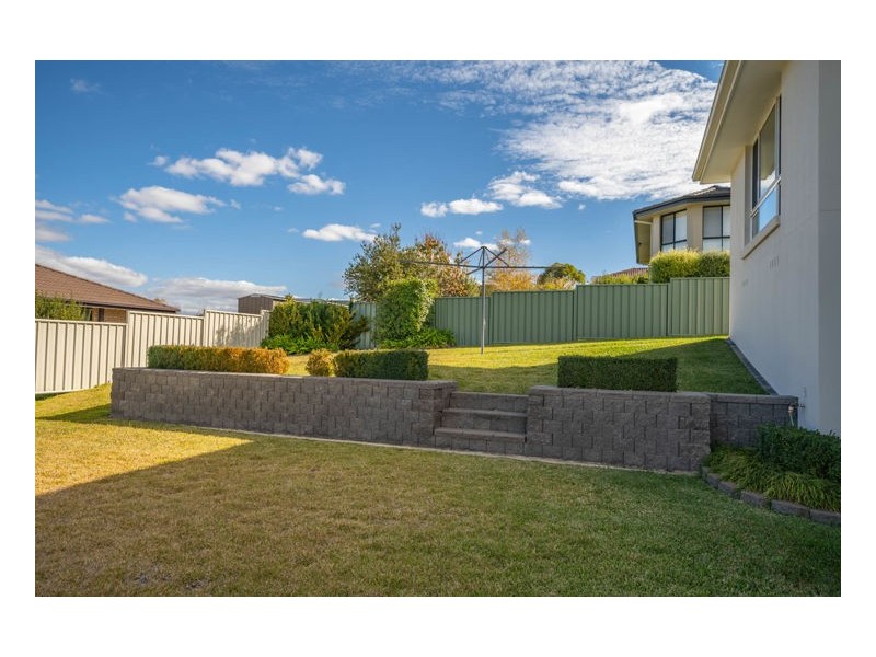 12 McCarthy Crescent, Armidale NSW 2350