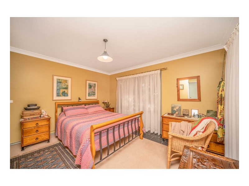21 Burgess Street, Armidale NSW 2350