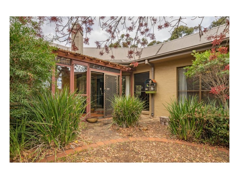 21 Burgess Street, Armidale NSW 2350