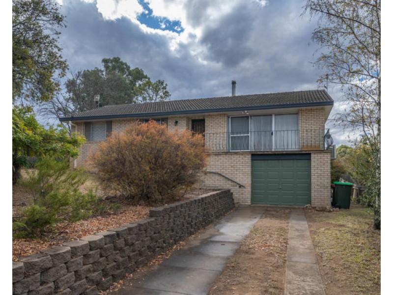 19 Richardson Avenue, Armidale NSW 2350