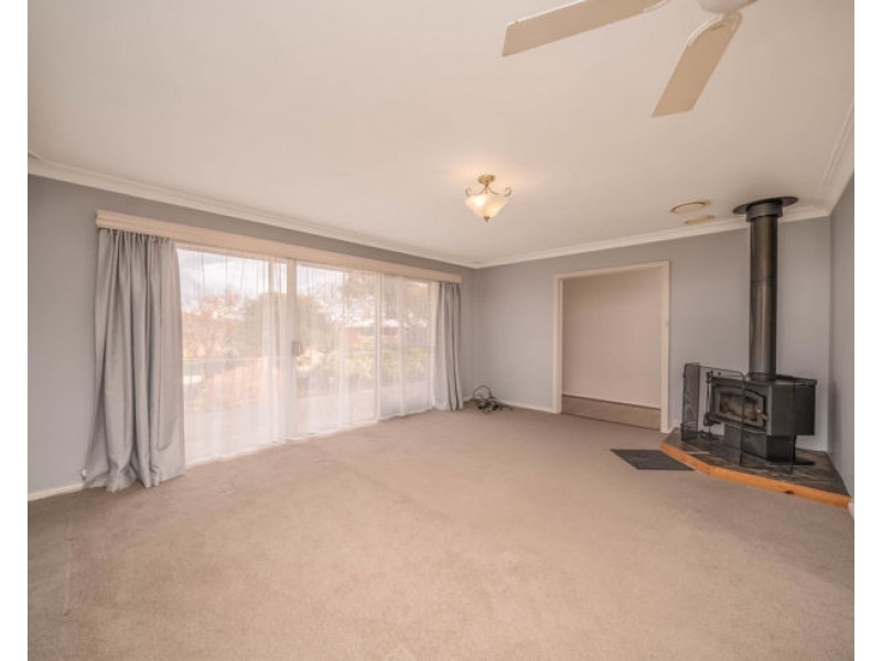 19 Richardson Avenue, Armidale NSW 2350