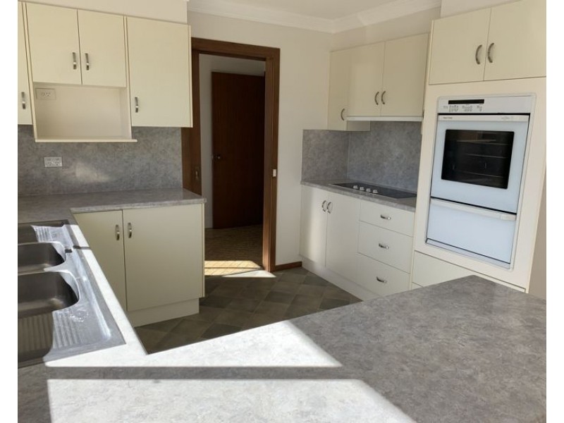 3 Tamar Place, Armidale NSW 2350