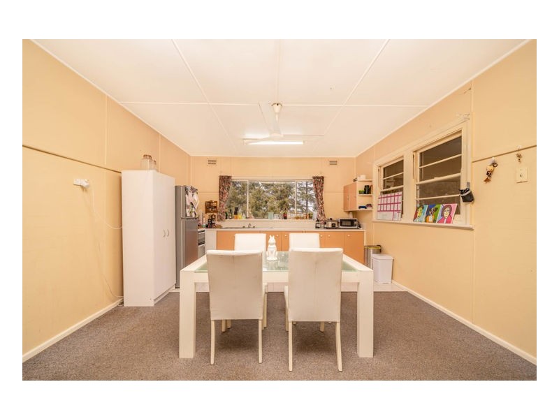 22a Madgwick Drive, Armidale NSW 2350