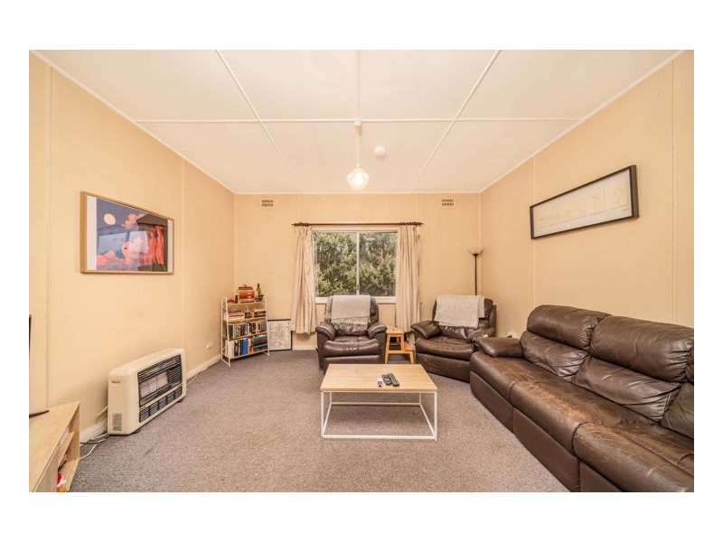 22a Madgwick Drive, Armidale NSW 2350