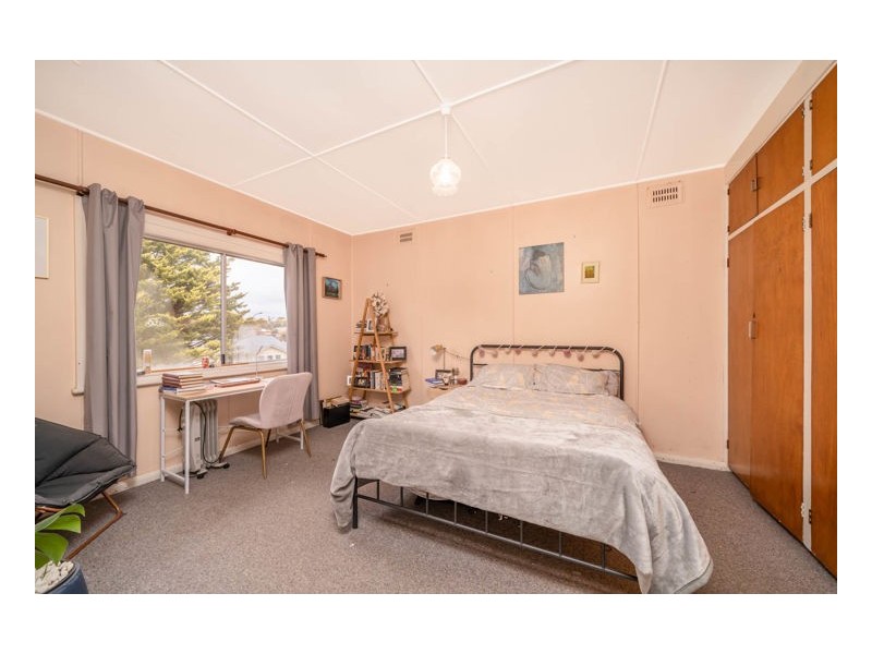 22a Madgwick Drive, Armidale NSW 2350