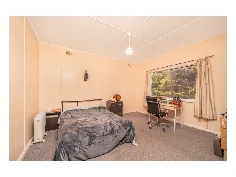 22a Madgwick Drive, Armidale NSW 2350