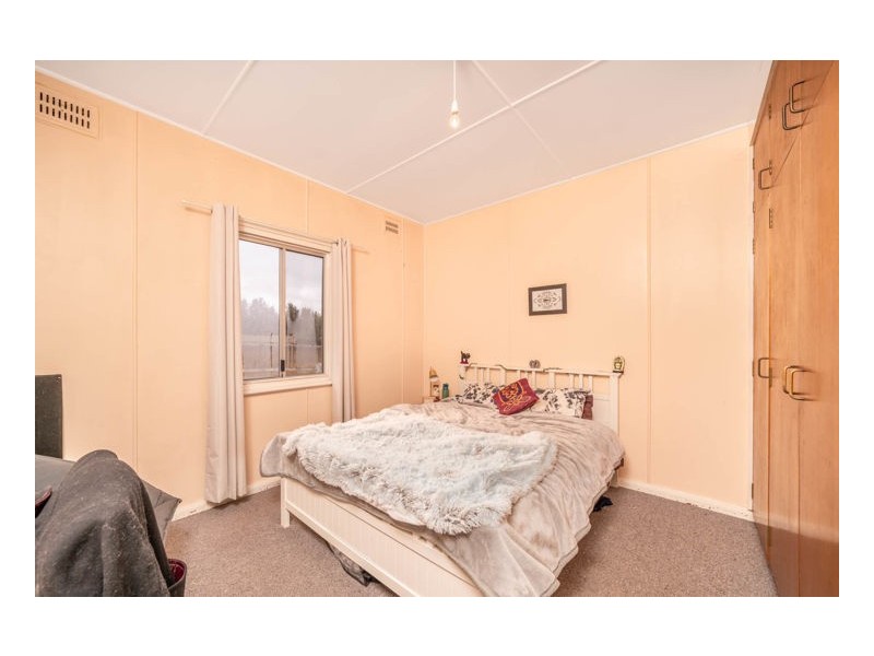 22a Madgwick Drive, Armidale NSW 2350