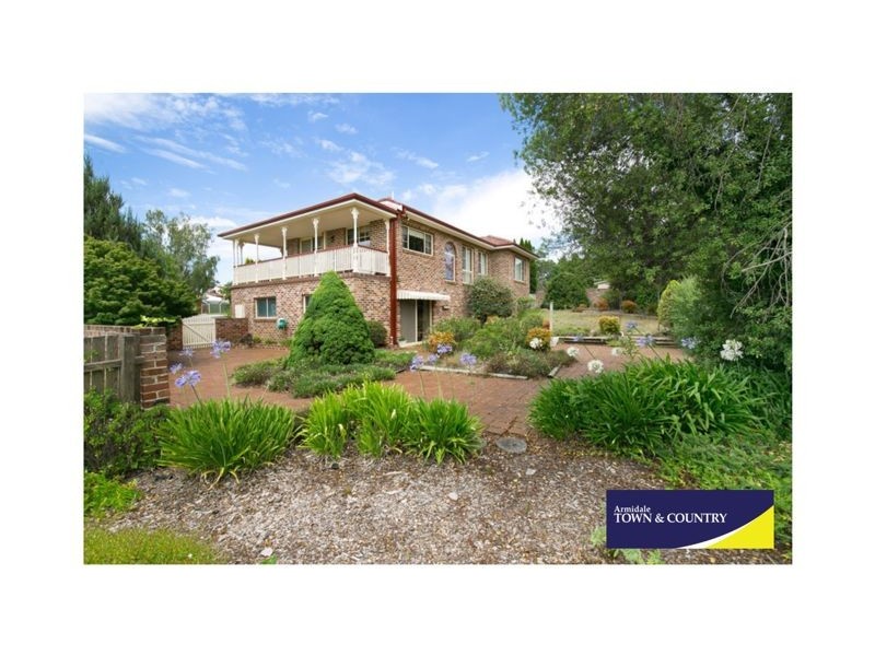1 Cotterell Place, Armidale NSW 2350