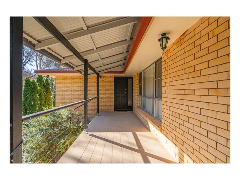 13 Mayfield Avenue, Armidale NSW 2350