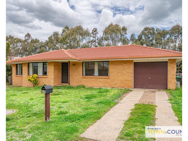 10 Sarah Place, Armidale NSW 2350