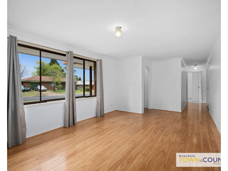 10 Sarah Place, Armidale NSW 2350