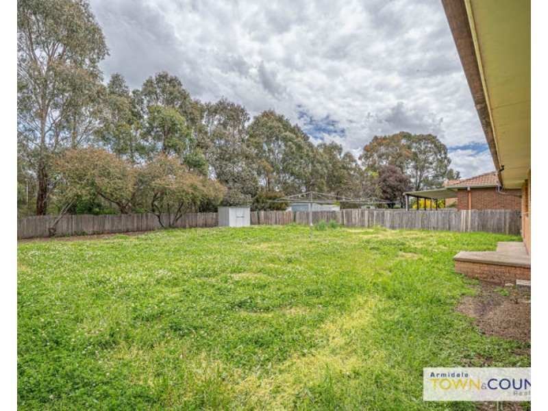 10 Sarah Place, Armidale NSW 2350