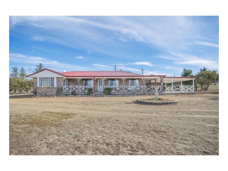 10 Corey Road, Armidale NSW 2350