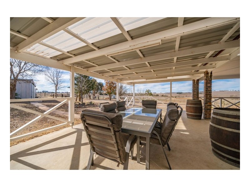 10 Corey Road, Armidale NSW 2350