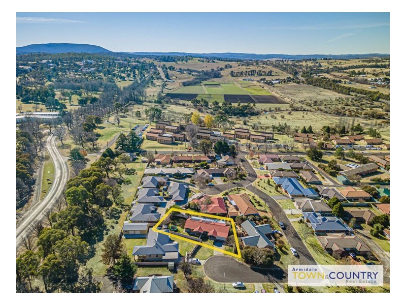 9 Fiona Place, Armidale NSW 2350