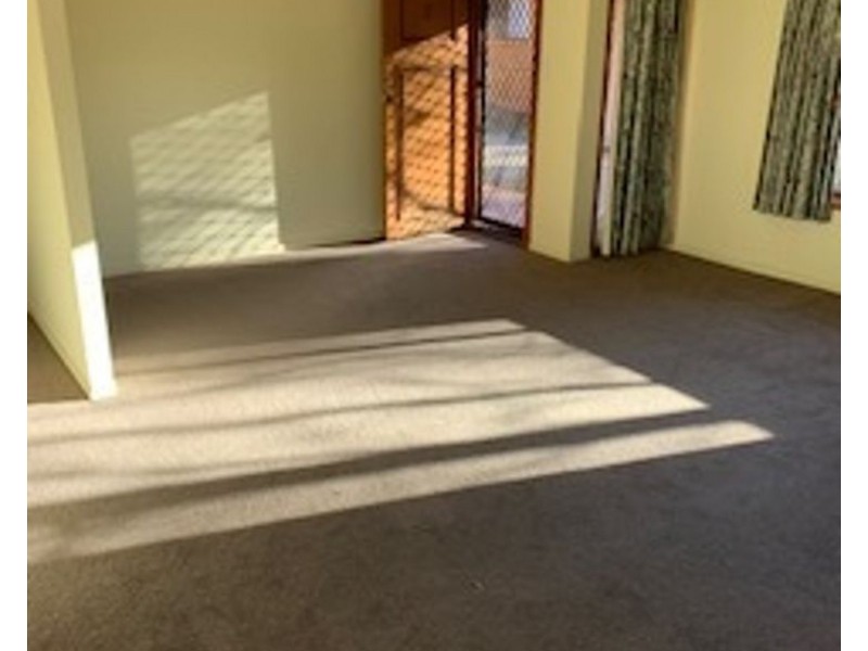2/20 Centura Cres, Armidale NSW 2350