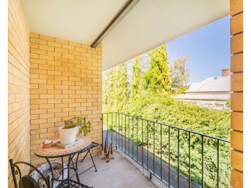 2/95 Brown Street, Armidale NSW 2350
