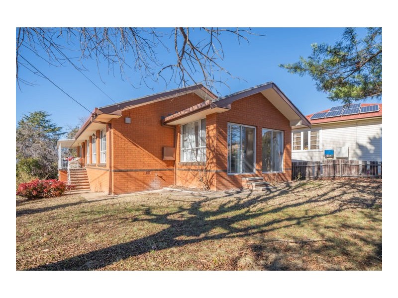 16 Merinda Place, Armidale NSW 2350