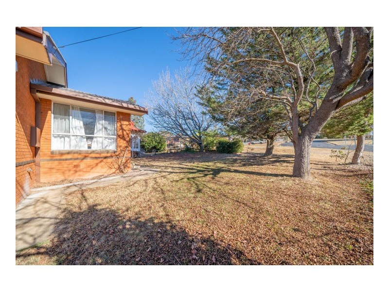 16 Merinda Place, Armidale NSW 2350