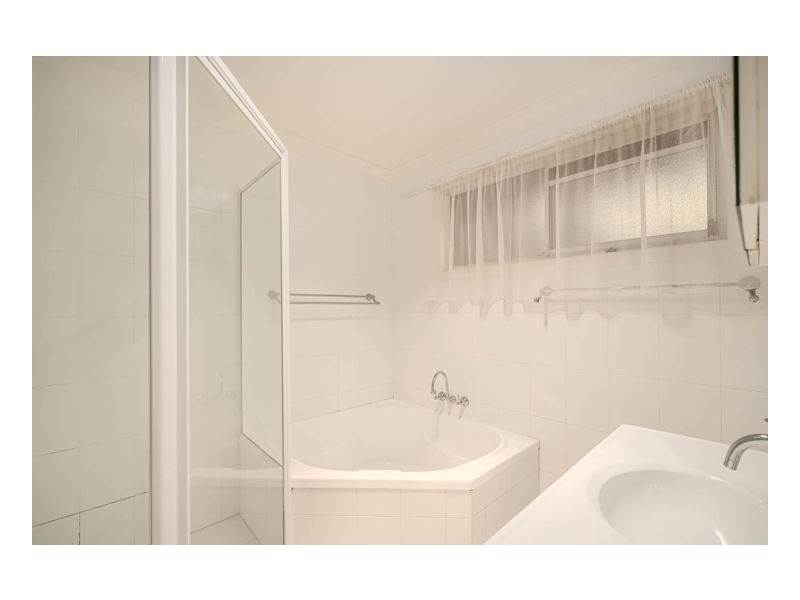 16 Merinda Place, Armidale NSW 2350