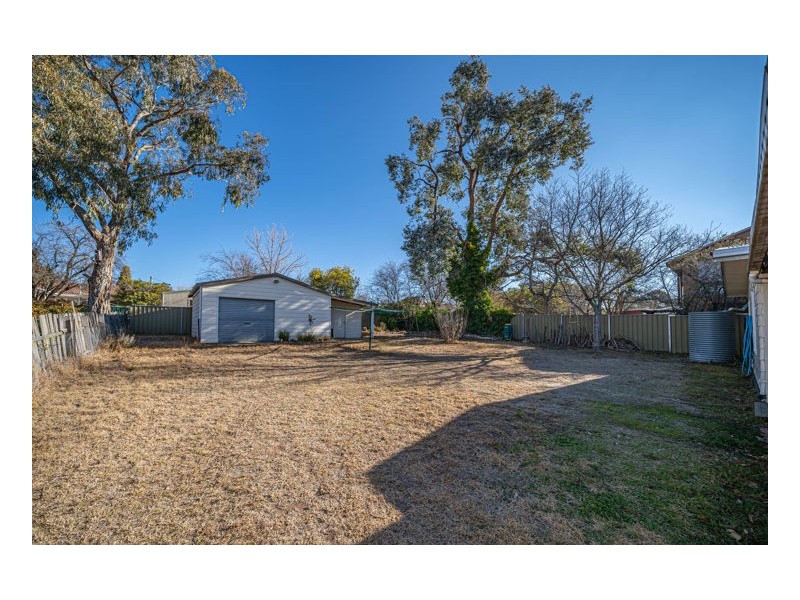 22 James Avenue, Armidale NSW 2350