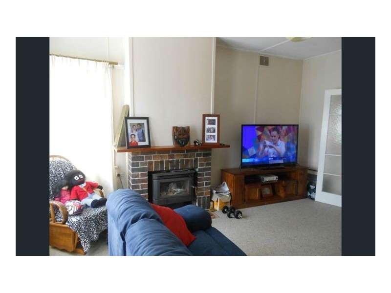 140 Bridge Street, Uralla NSW 2358