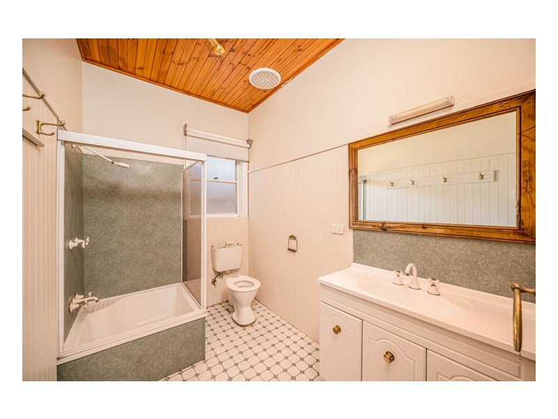 8 Dawson Avenue, Armidale NSW 2350