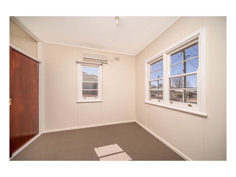 8 Dawson Avenue, Armidale NSW 2350