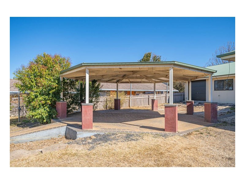 8 Dawson Avenue, Armidale NSW 2350