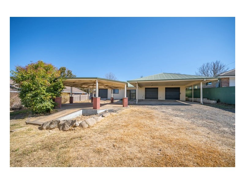 8 Dawson Avenue, Armidale NSW 2350