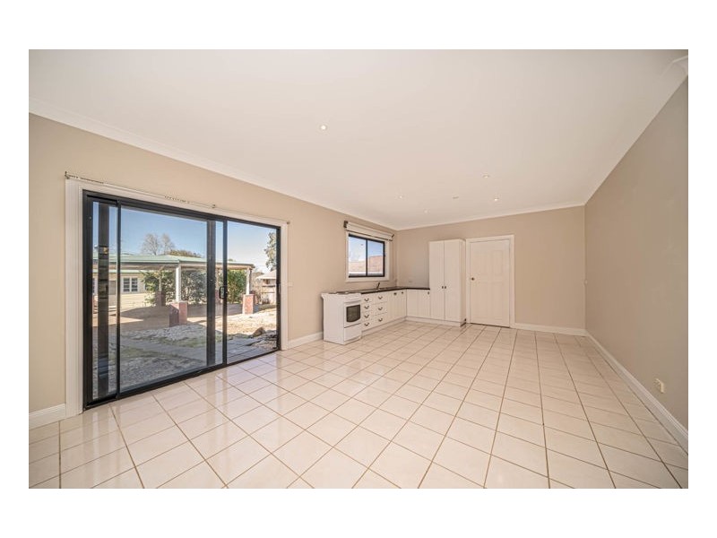 8 Dawson Avenue, Armidale NSW 2350