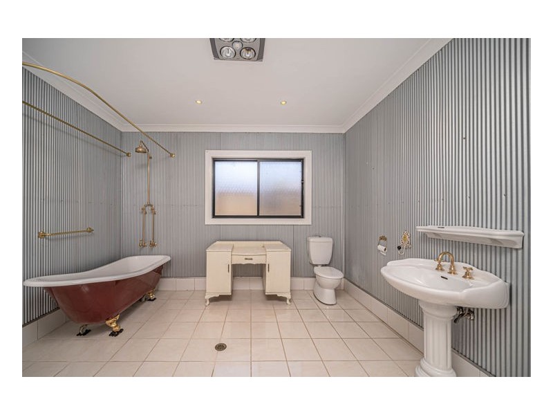 8 Dawson Avenue, Armidale NSW 2350